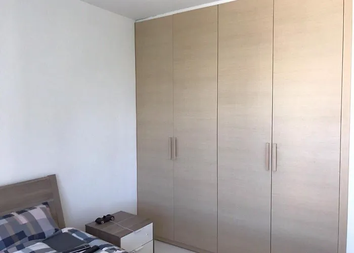 Neoptolemou Residences