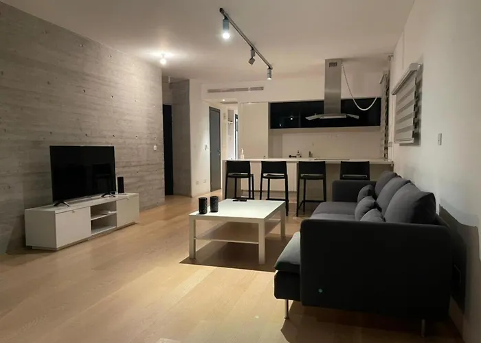 Neoptolemou Residences