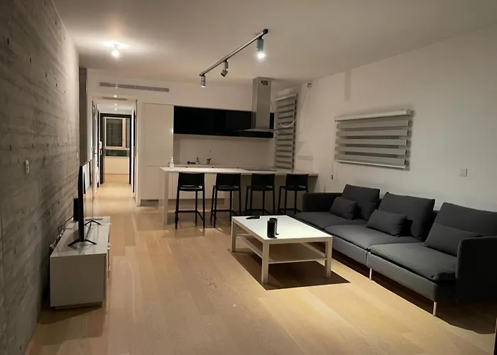 Neoptolemou Residences